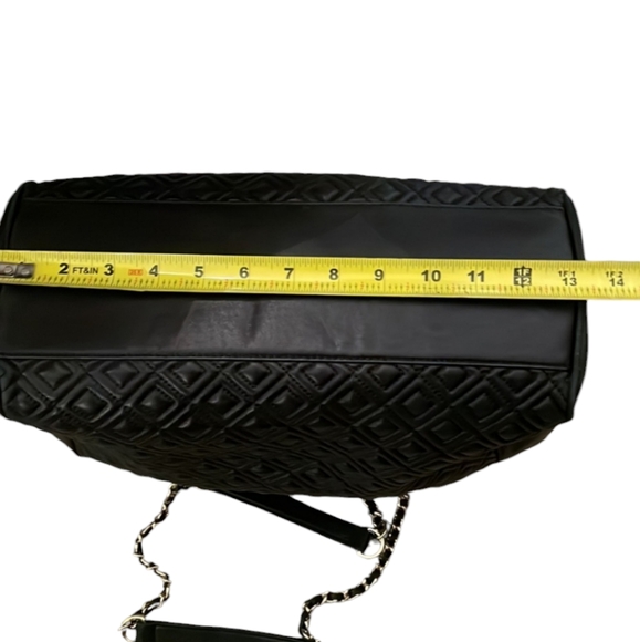 ๐HP๐Tory Burch Genuine Quilted Leather Fleming Tote๐ - Picture 4 of 17